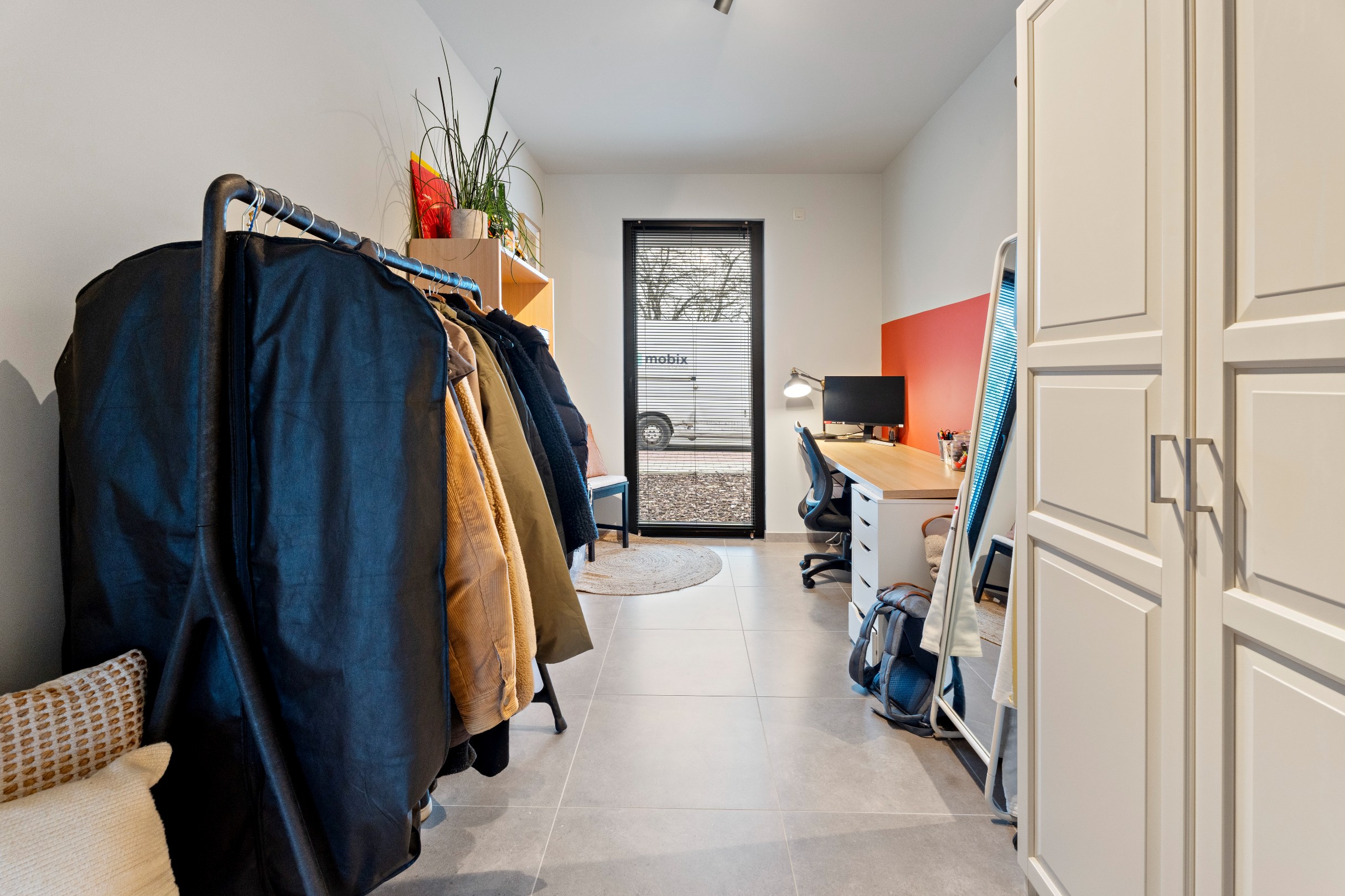 Gelijkvloers appartement met terras en tuin 