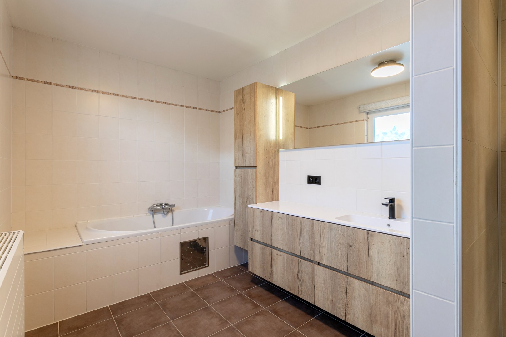 Recente woning (EPC B) met 5 slaapkamers en tuin te Vollezele 