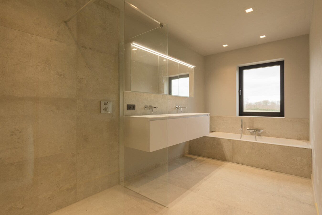 Nieuwbouwvilla met hoge afwerkingsgraad en weids uitzicht 