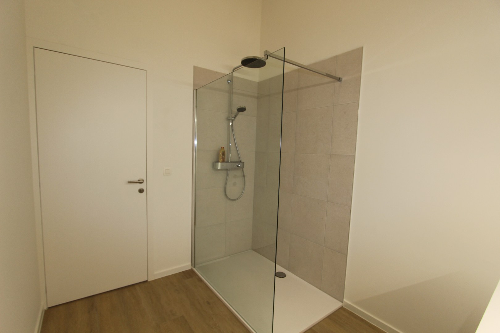 GEMEUBELD APPARTEMENT MET TERRAS - AMBIORIXSITE 