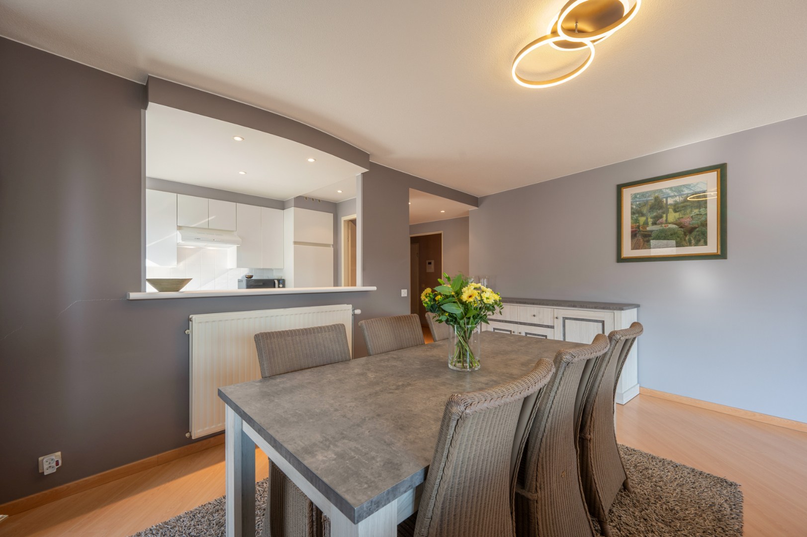 Uiterst ruim appartement met 3 slaapkamers en 2 badkamers 