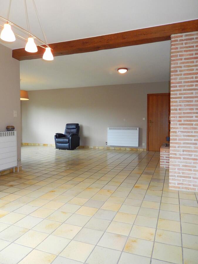 Ruime woning met zuidgerichte tuin 