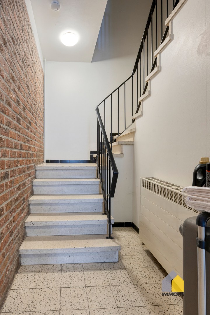 Appartement (161 m²) met ruime woonkamer en 3 slaapkamers. 