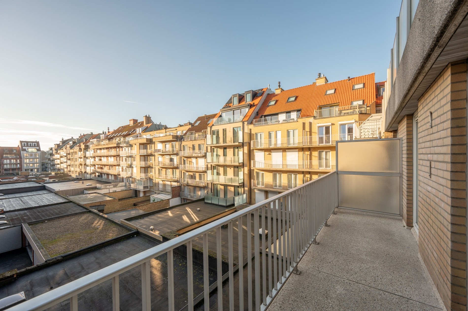 Recent 3-slaapkamer appartement op wandelafstand van het Rubensplein (mogelijk tot aankoop inpandige garage) 