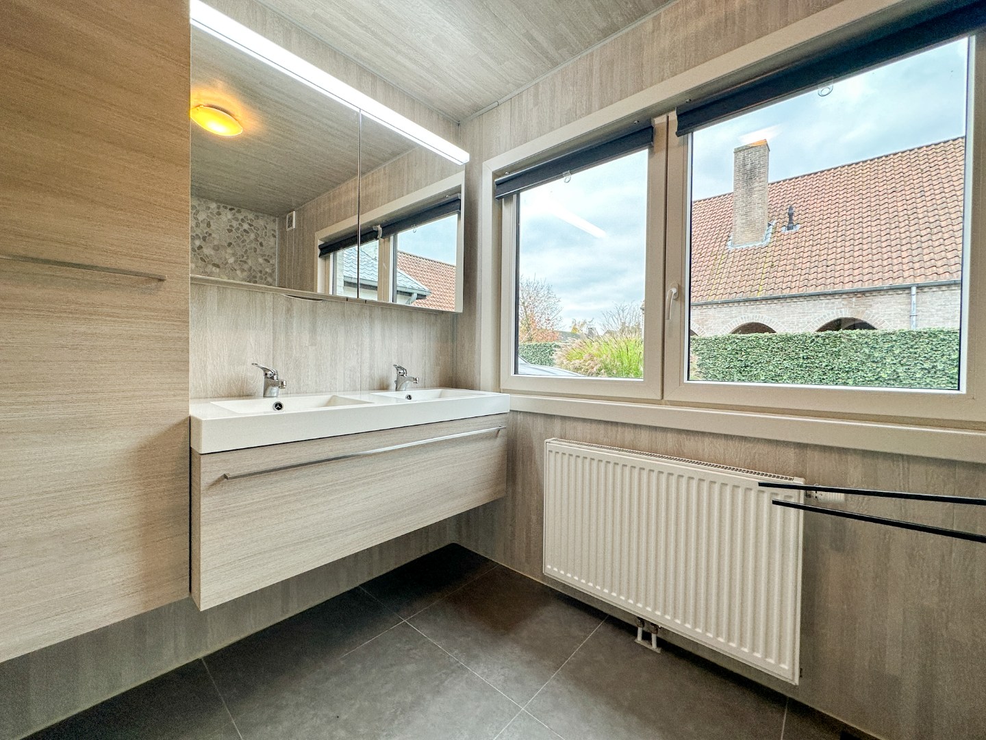 Toffe instapklare woning, 3 slpk, garage, tuin, gunstige gelegen in Gistel 