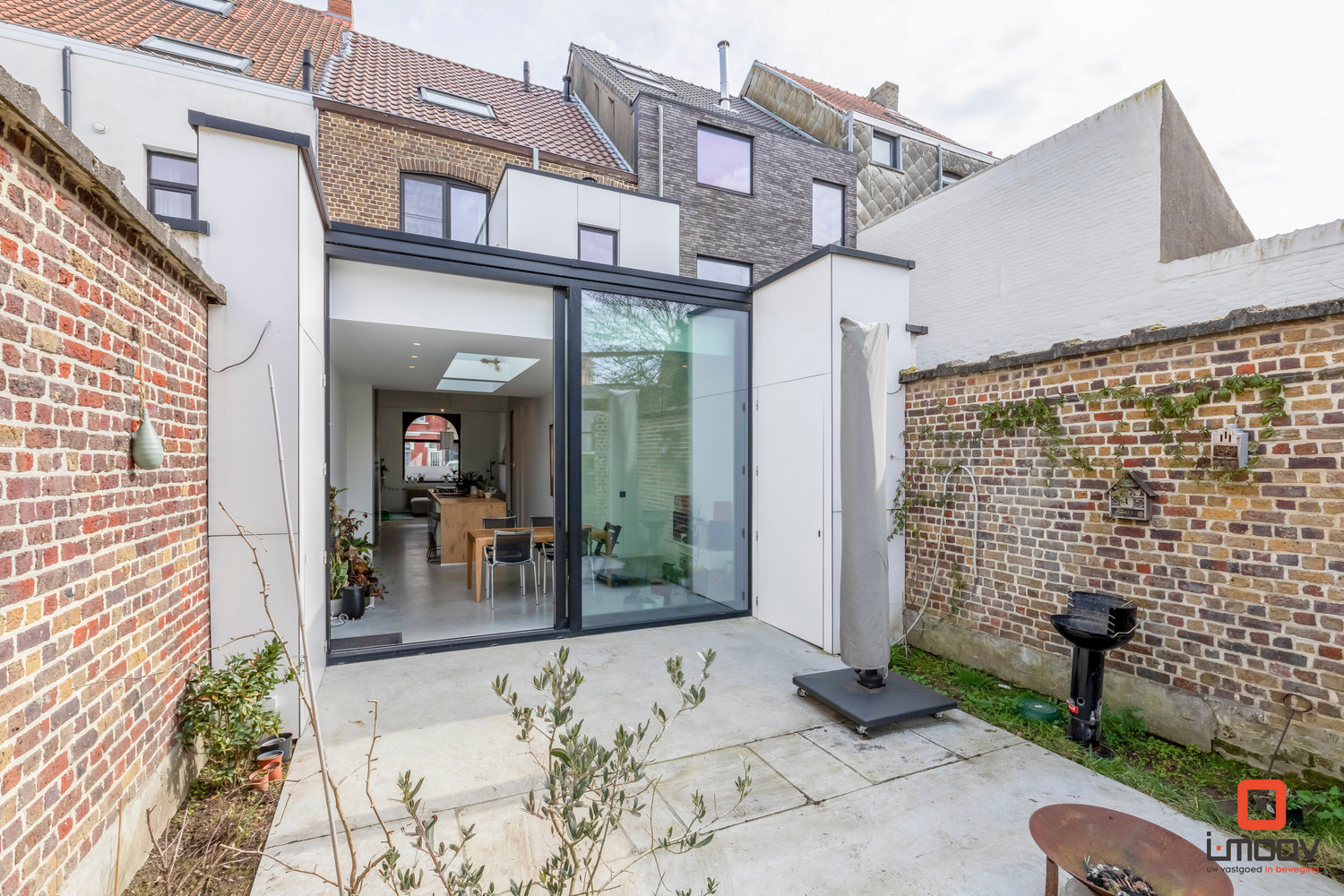 Charmante rijwoning met tuin 