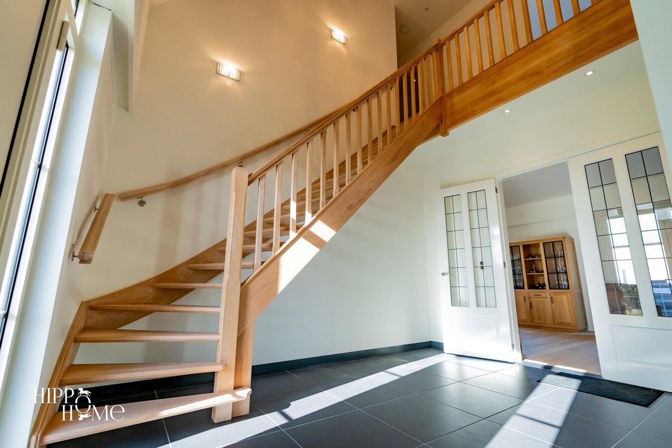 Hedendaags woning met hangar en aanpalend grasland op +/- 1,5ha 