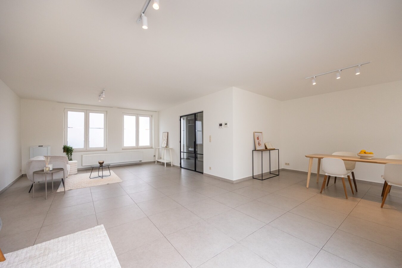 Instapklare woning met 3 slpk en stadstuin te Stabroek! 