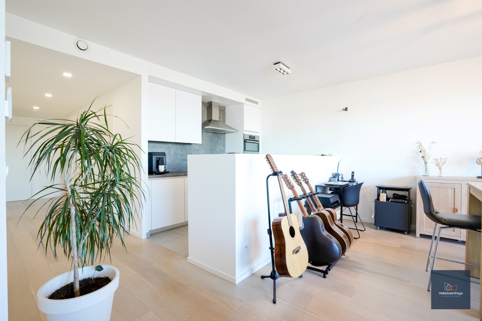 Schitterend 2-slp.app met 2 terrassen, garage en kelder 