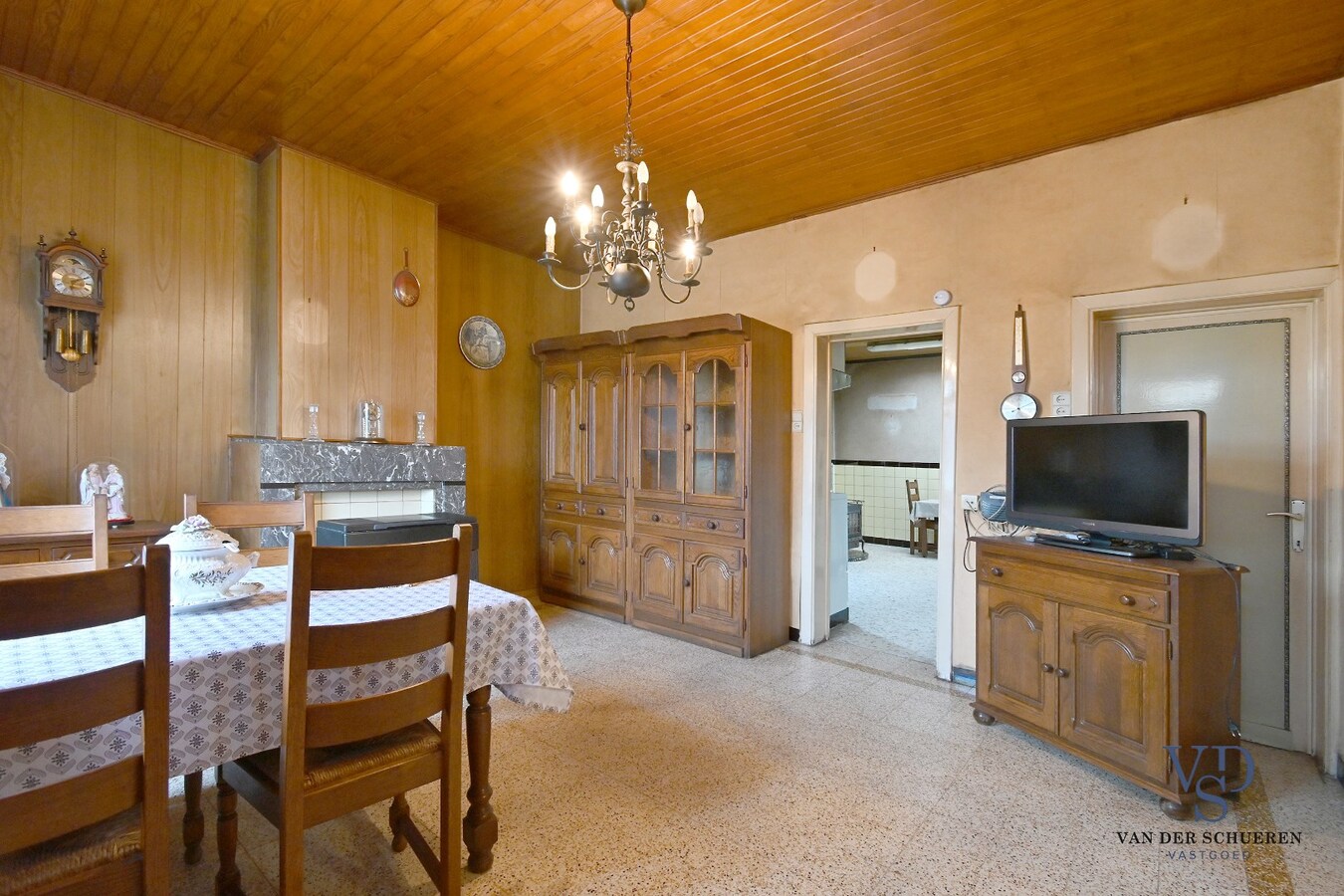 Exceptioneel gelegen eigendom met mogelijkheden! 