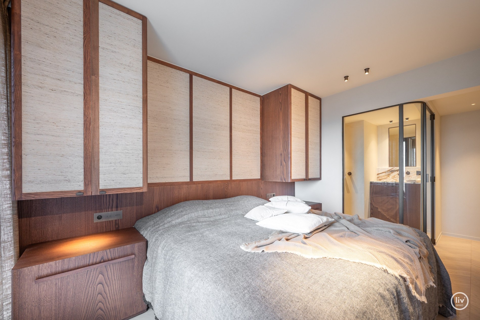 Volledige verdieping te koop in een exclusieve villa residentie in het Zoute 