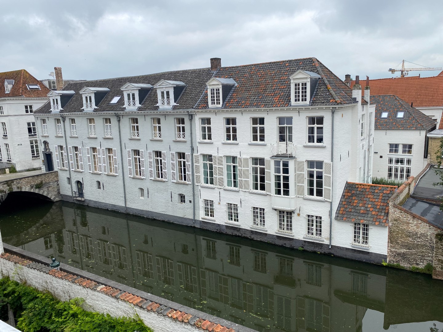 Volledig gerenoveerd 2 slaapkamer appartement 