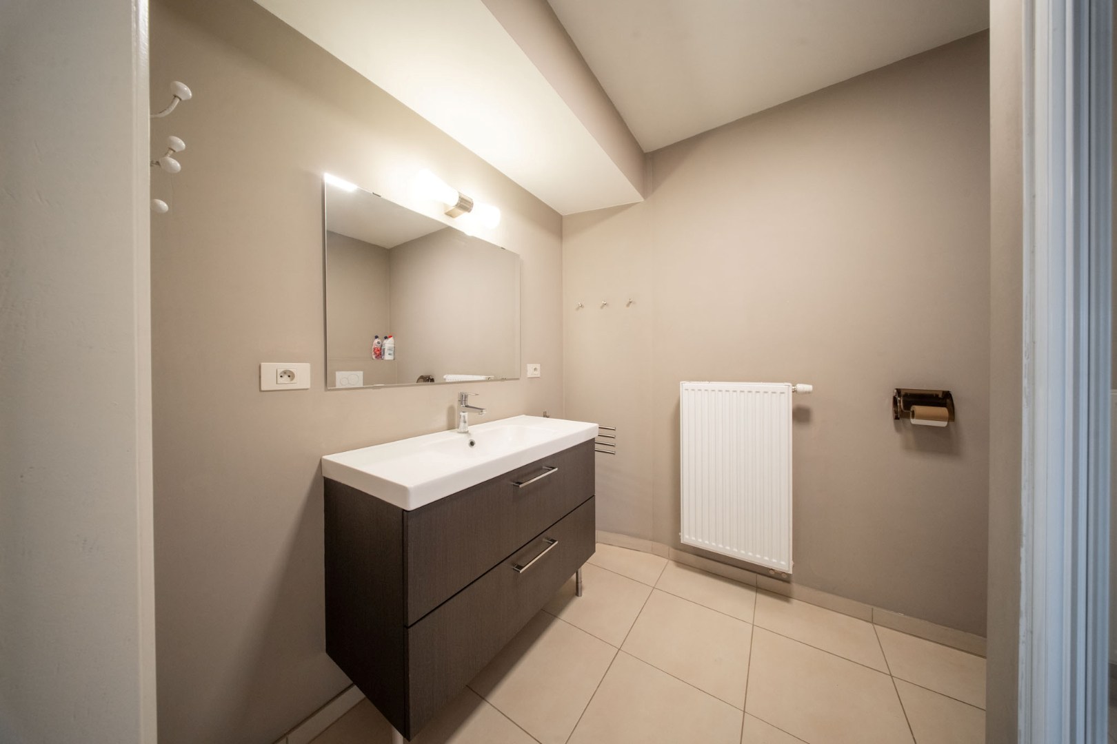 Instapklaar appartement met 3 slaapkamers, terras en garage 