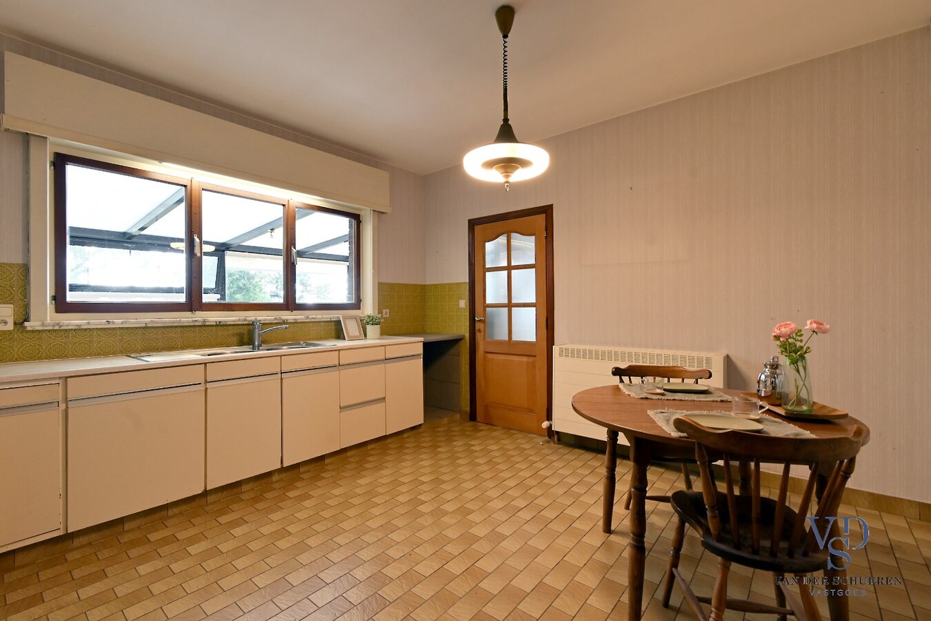 Degelijke laagbouw met grond (> 3600 m²). 