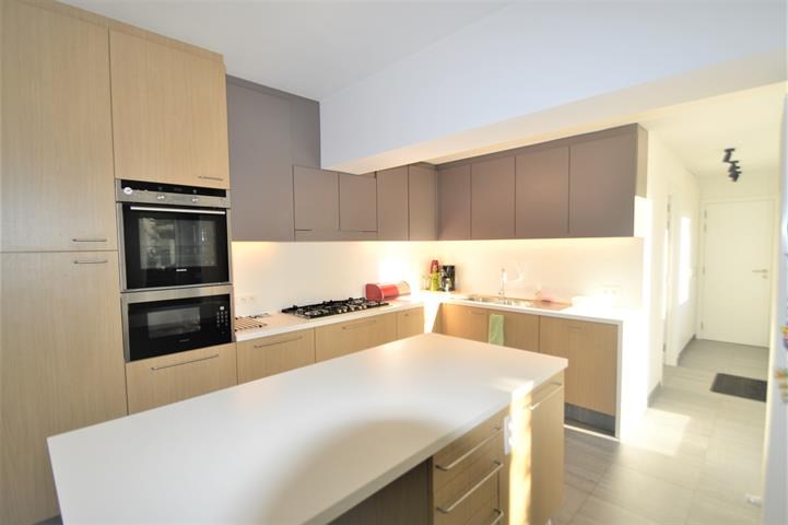 Prachtig gerenoveerde woning met een zeer ruime en zonnige tuin op top locatie in Mol 