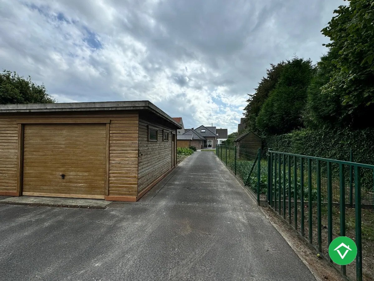 Alleenstaande woning met 3 slaapkamers en garage te Koekelare 