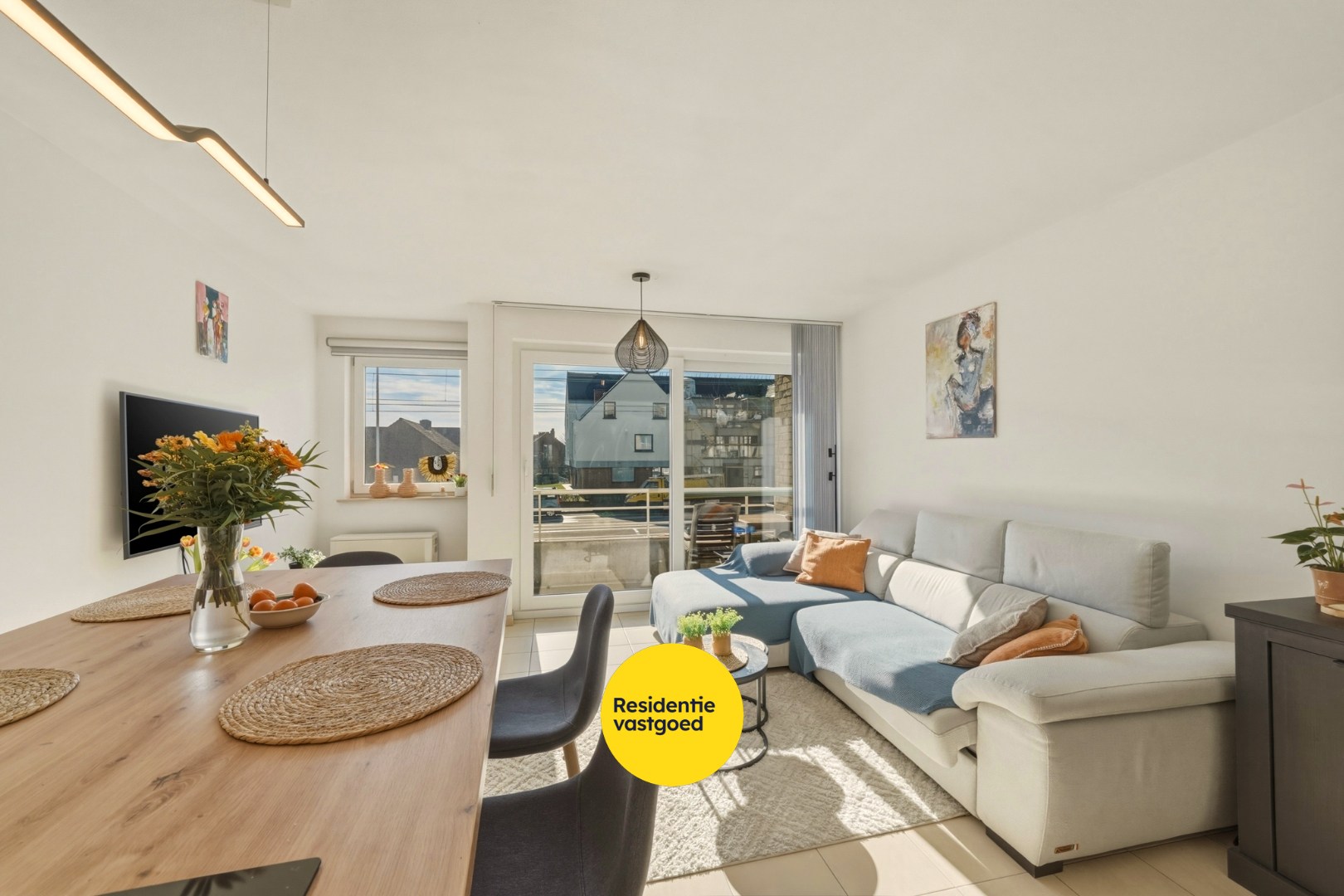 Instapklaar 3- slaapkamerappartement op toplocatie aan het strand! 