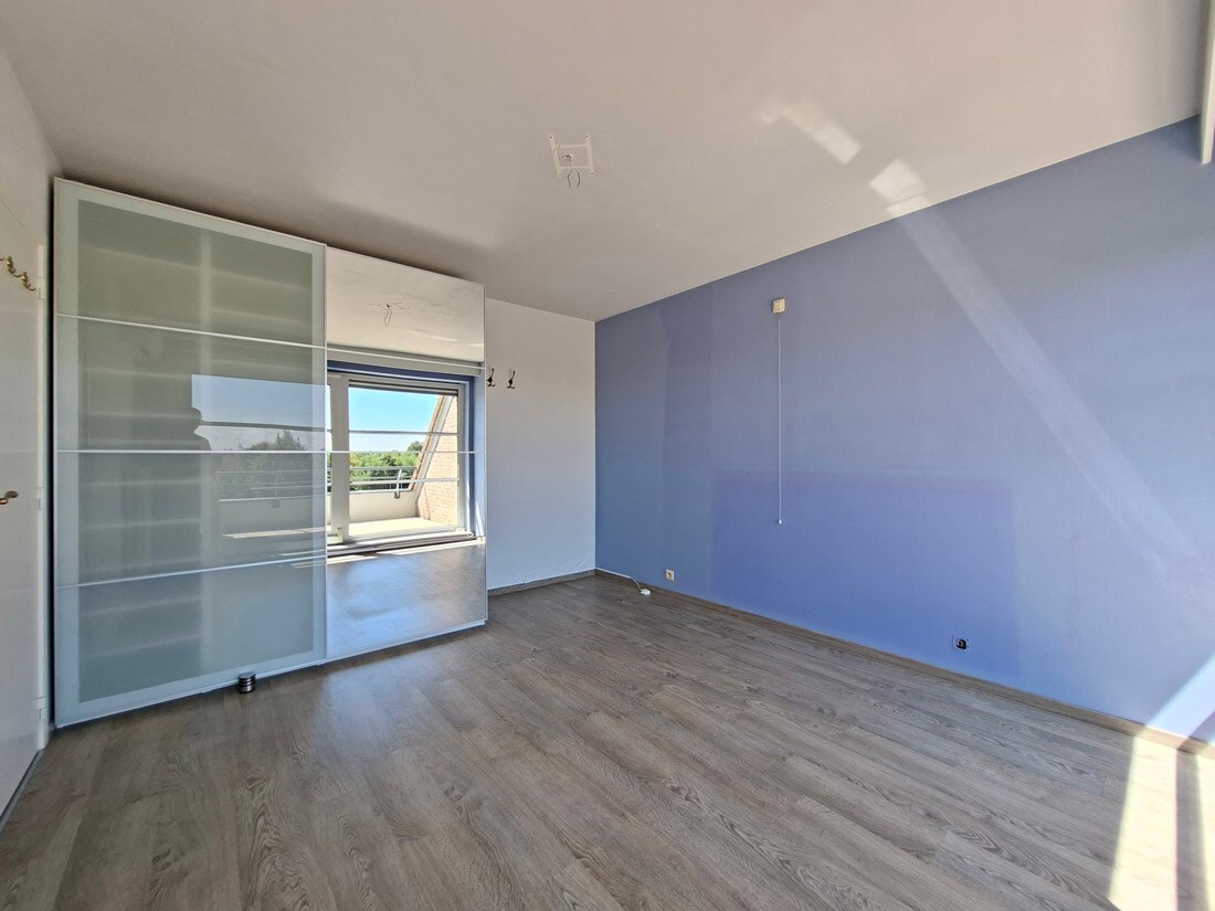 Centraal gelegen ruim 3 slaapkamer appartement te Lanaken 