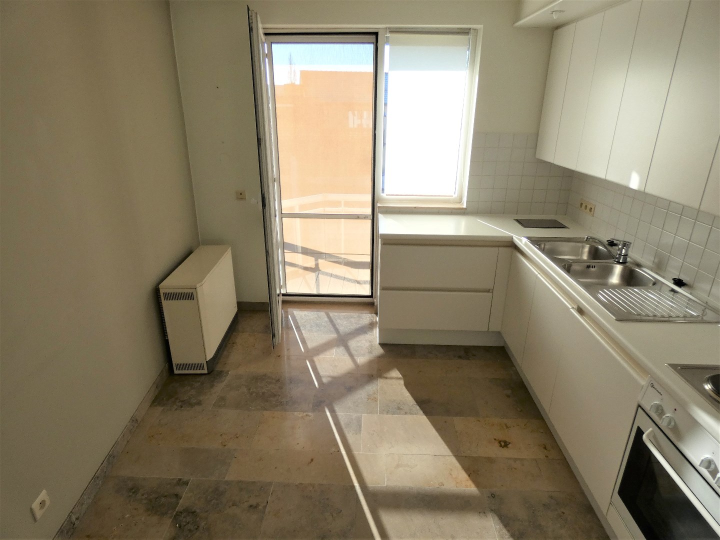 Ruim 2-slpk appartement (97 m²), met zonnig terras, Torhout 