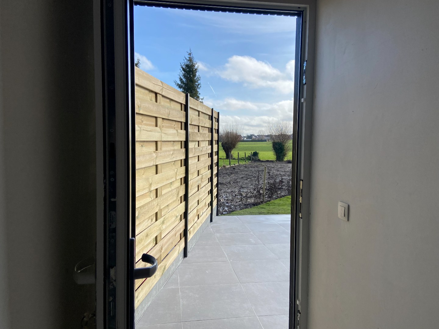 Volledig gerenoveerde centrumwoning in het hartje van Sint-Lodewijk op 442 m²! 