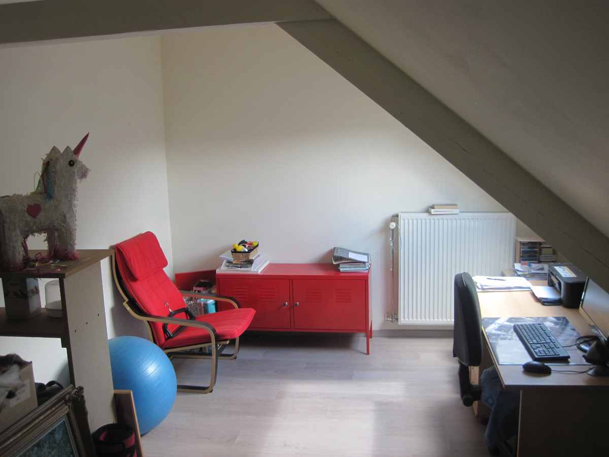 Prachtige en praktische woning (volledig vernieuwd anno 2012) ! 