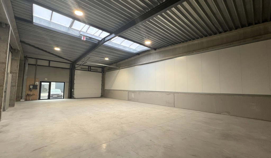 Nieuwbouw magazijn te koop in bedrijvenpark De Melkerij te Sleidinge