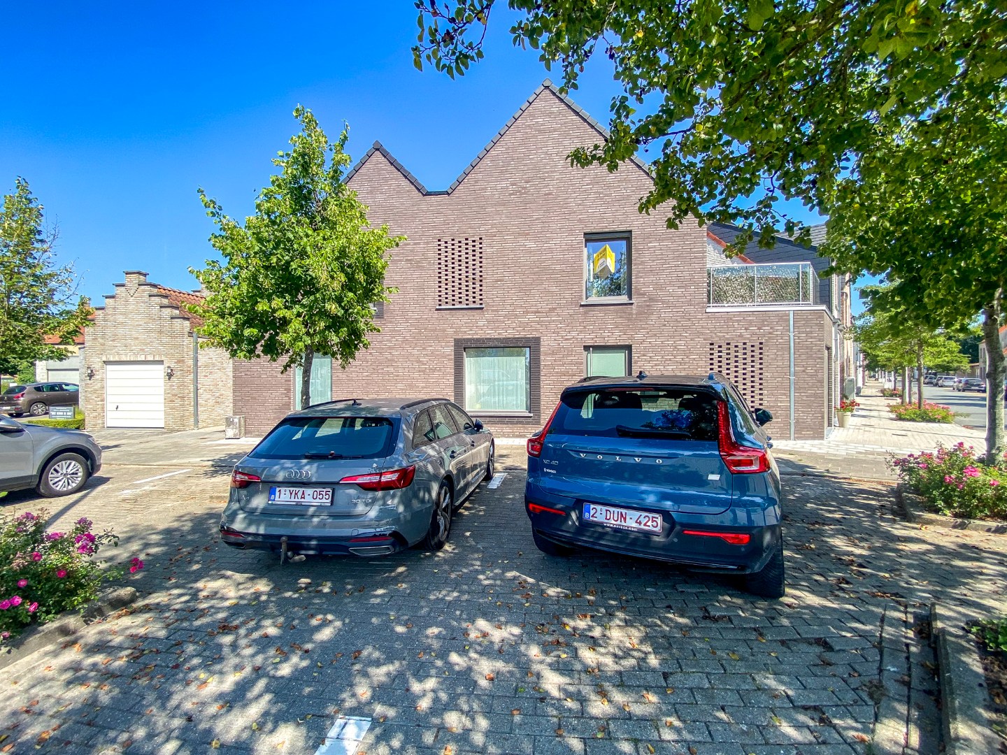 Prachtig afgewerkte zeer lichtrijke nieuwbouwwoning te Ramskapelle (Nieuwpoort). 