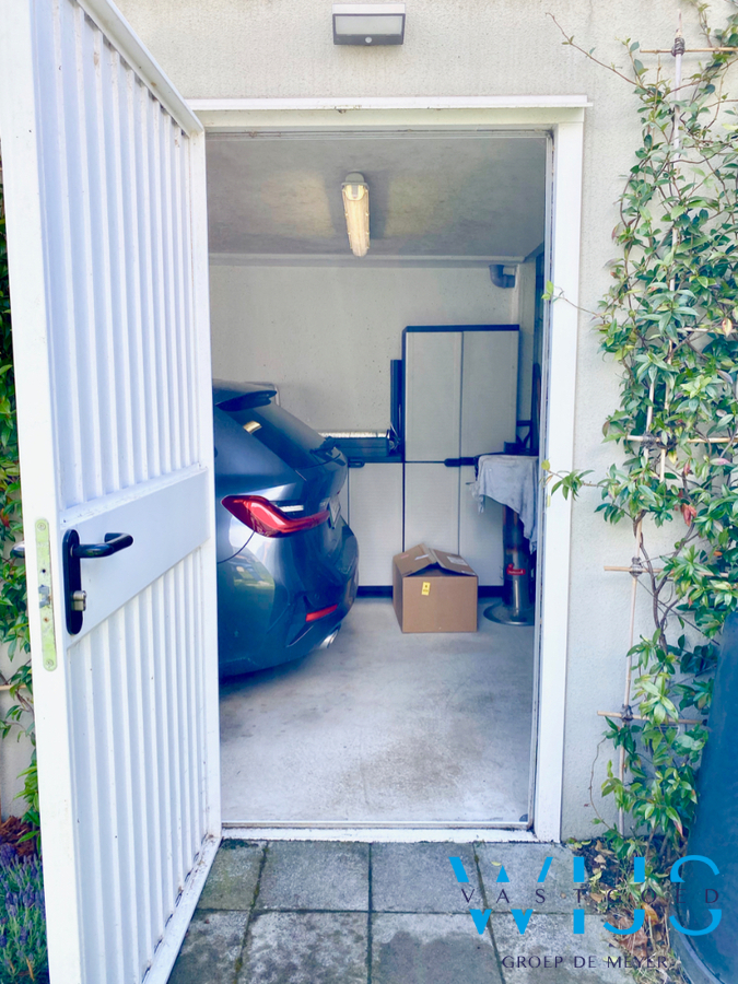 Gelijkvloers appartement met zonnige tuin &amp; dubbele garage te Sint-Laureins ! 