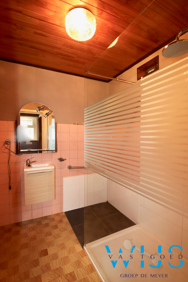 Ruim woonhuis op een zeer rustige locatie in Ertvelde ! 