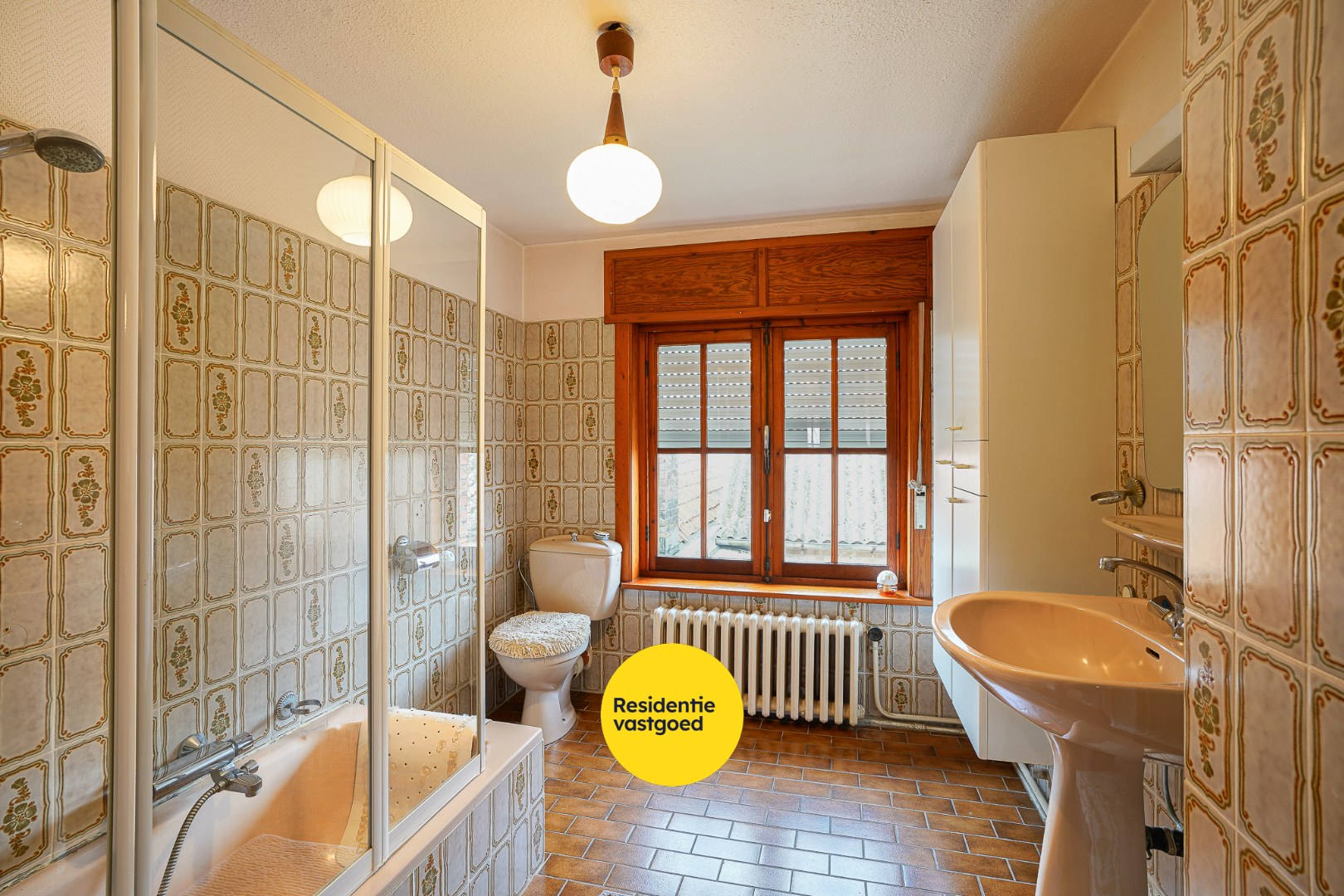 Te renoveren half-open bebouwing in Zerkegem 