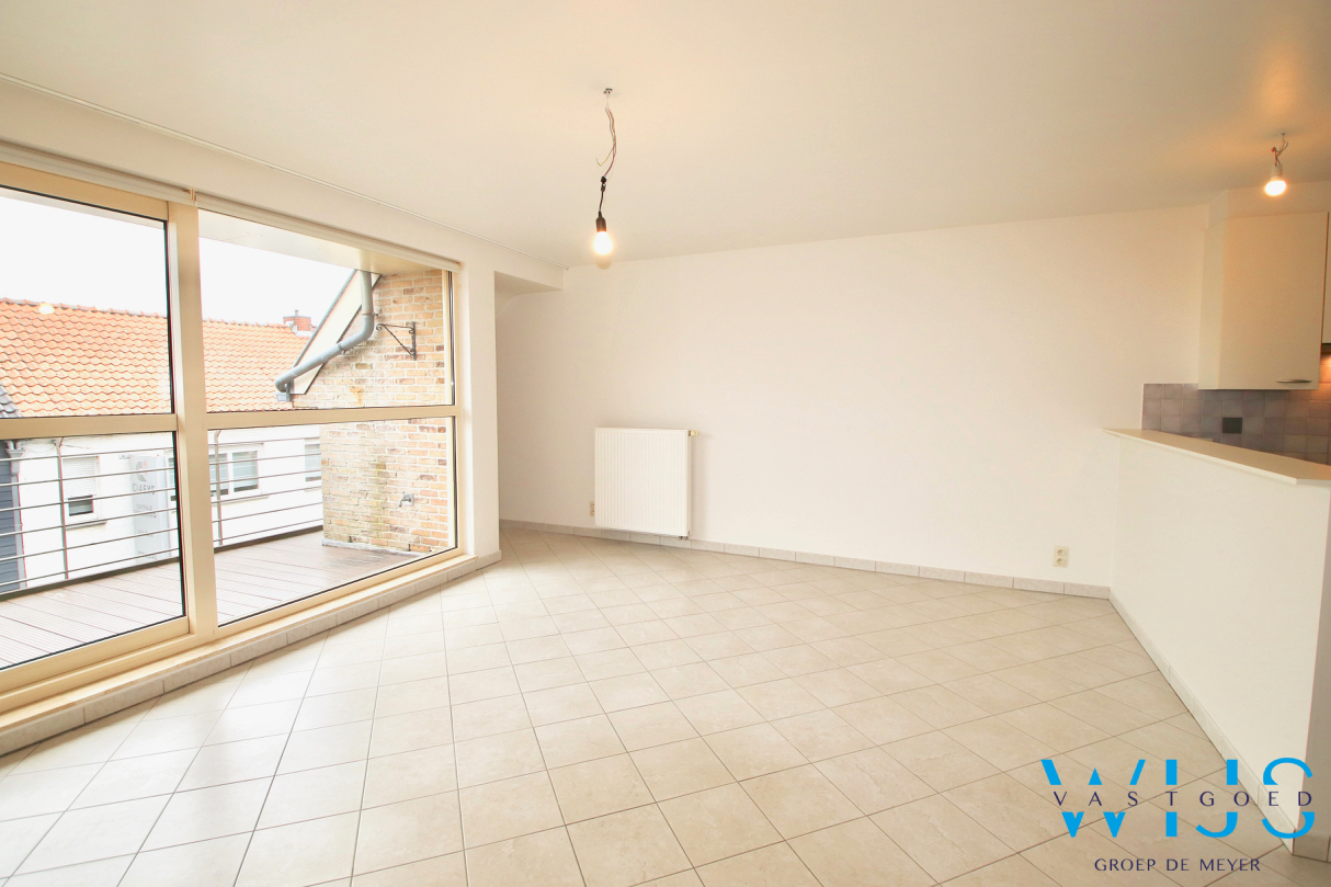 Instapklaar 3 slaapkamerappartement met garage in hartje Assenede ! 