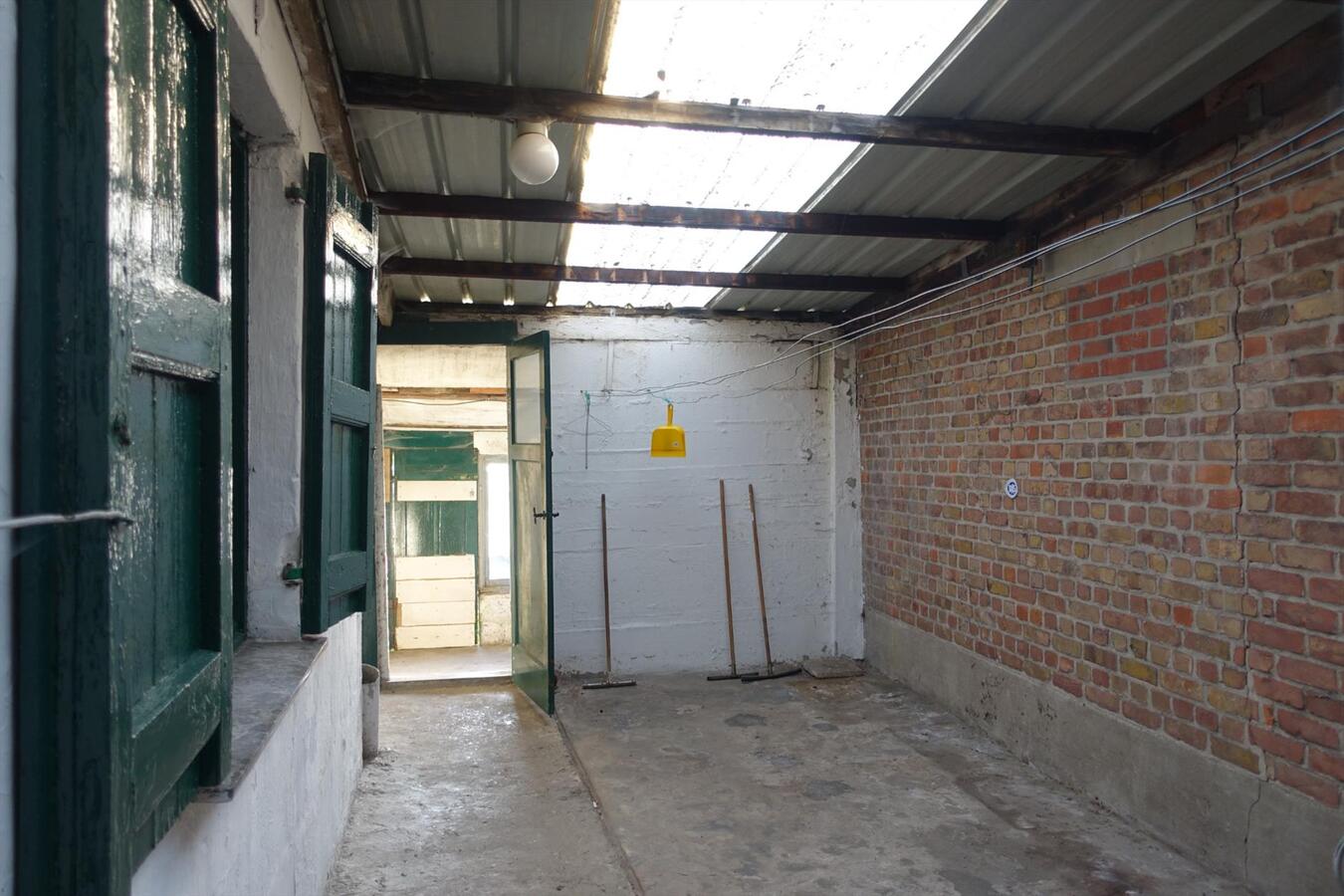 Te renoveren landelijke woning 