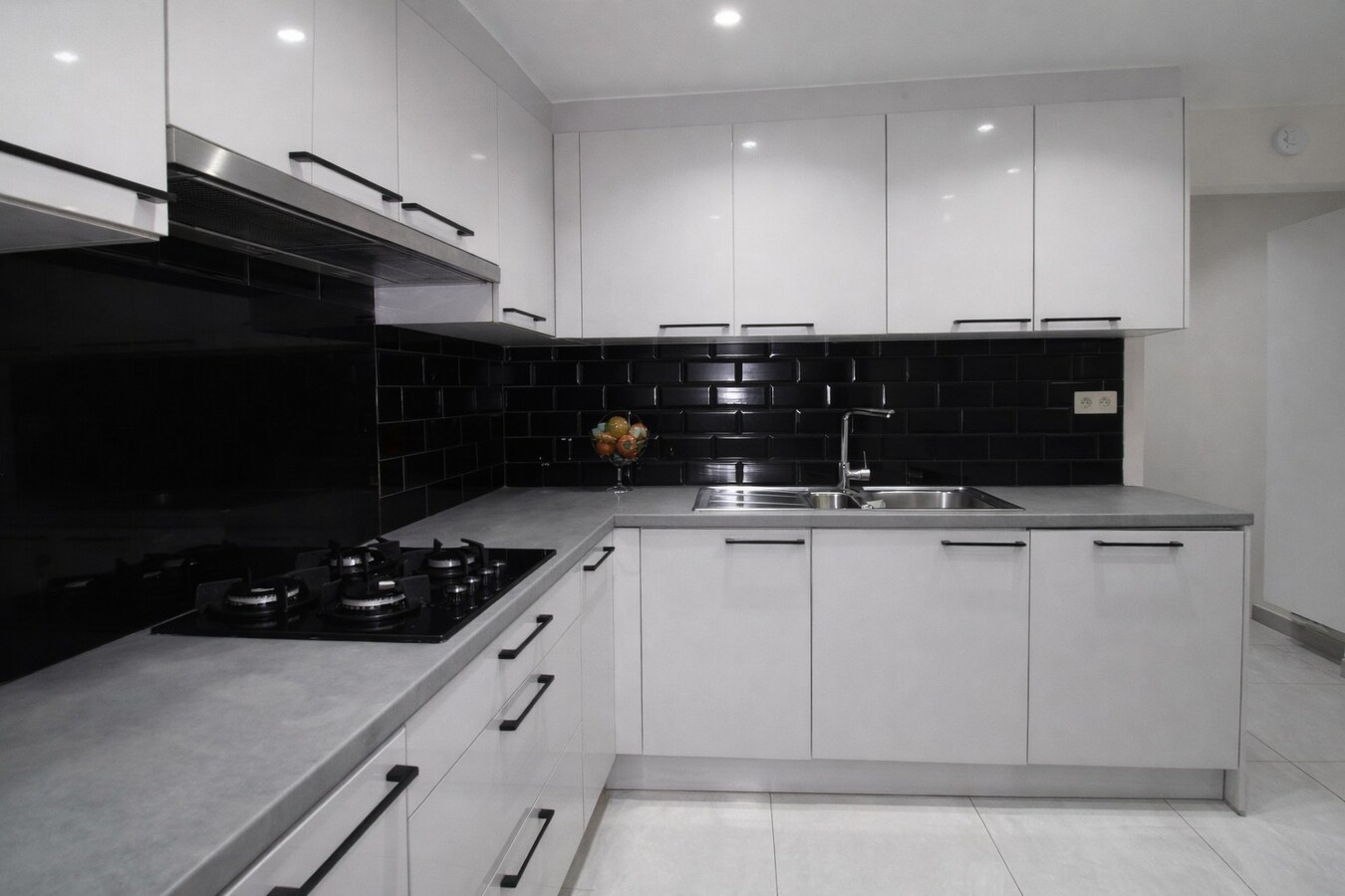 Te koop: Centraal gelegen stadswoning met drie slaapkamers en dakterras in hartje Sint-Niklaas! 