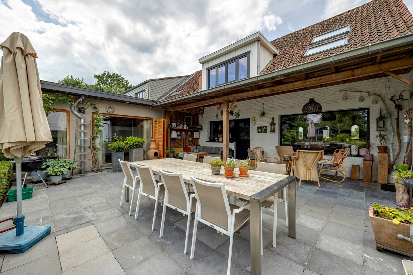 Karaktervolle hoeve op 945 meter-kangoeroewoning mogelijk 