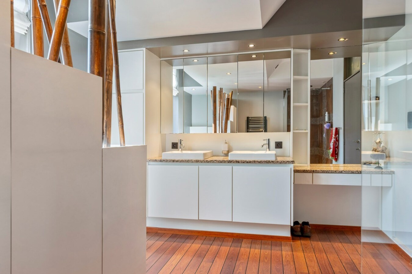 Luxe herenhuis met praktijkruimte in Niel-bij-As 