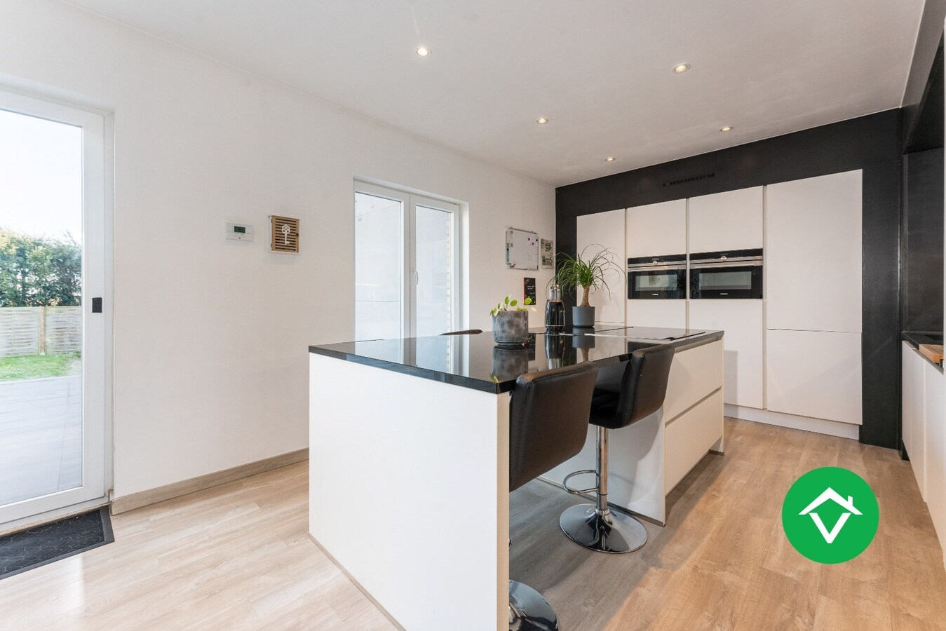 Instapklare, energiezuinige woning met privatieve tuin en garage te Pervijze 