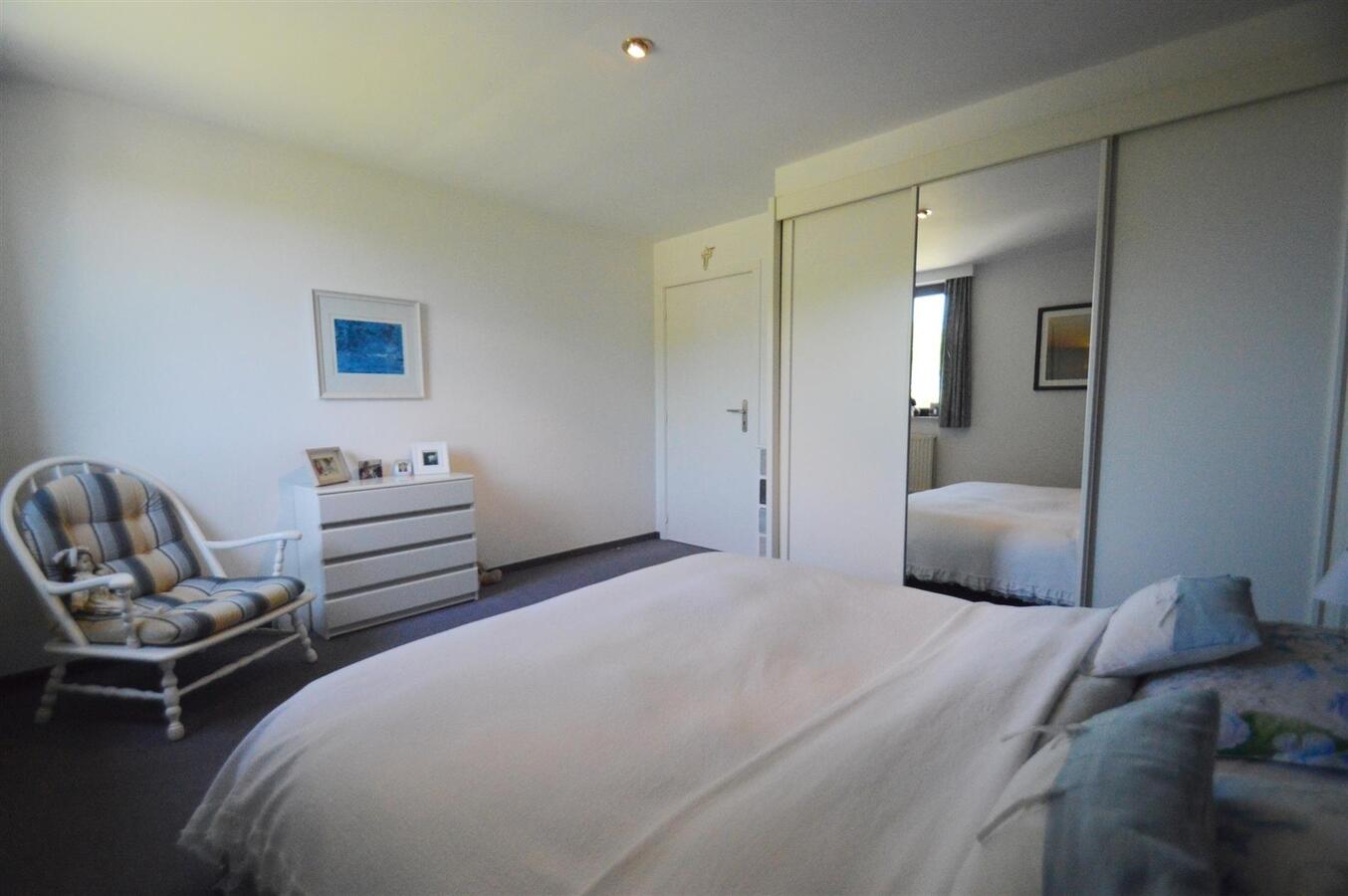 Gezinswoning met grote tuin, oprit &amp; garage - Ramskapelle 