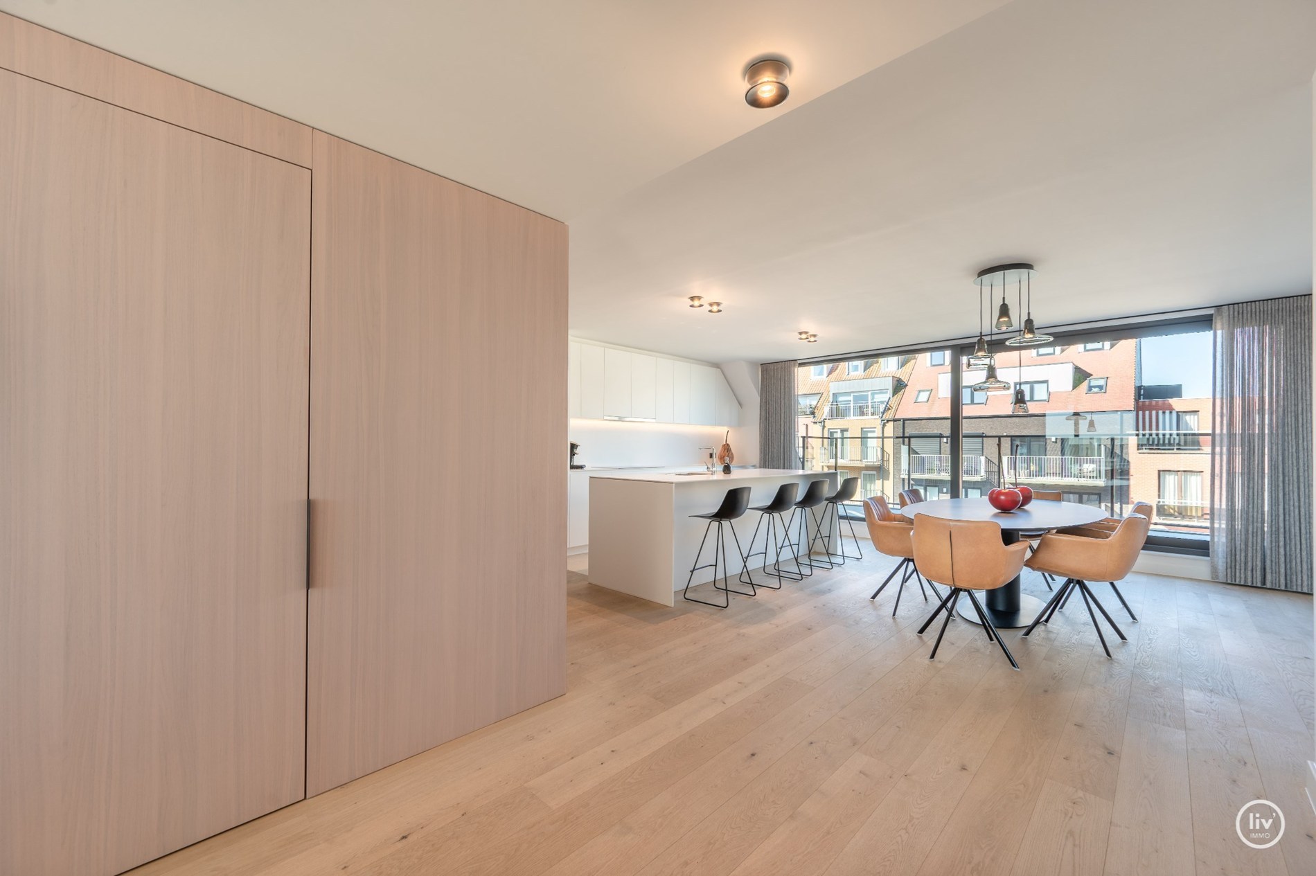 Élégant et récemment rénové duplex appartement au cœur de Knokke. 