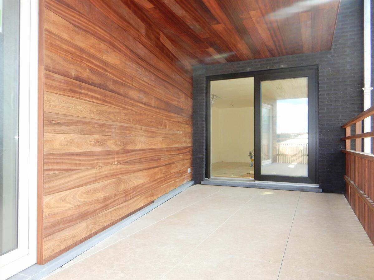 Modern duplex-appartement met garage te Snellegem 