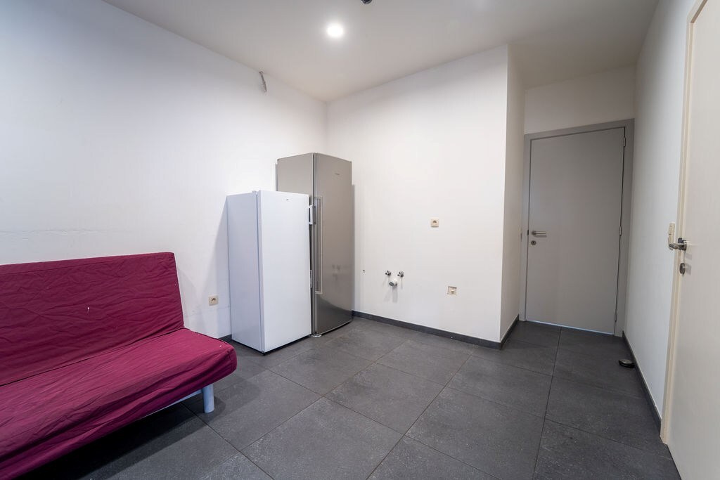 RUIM HANDELSHUIS MET WOONST TE SPALBEEK (HASSELT) 