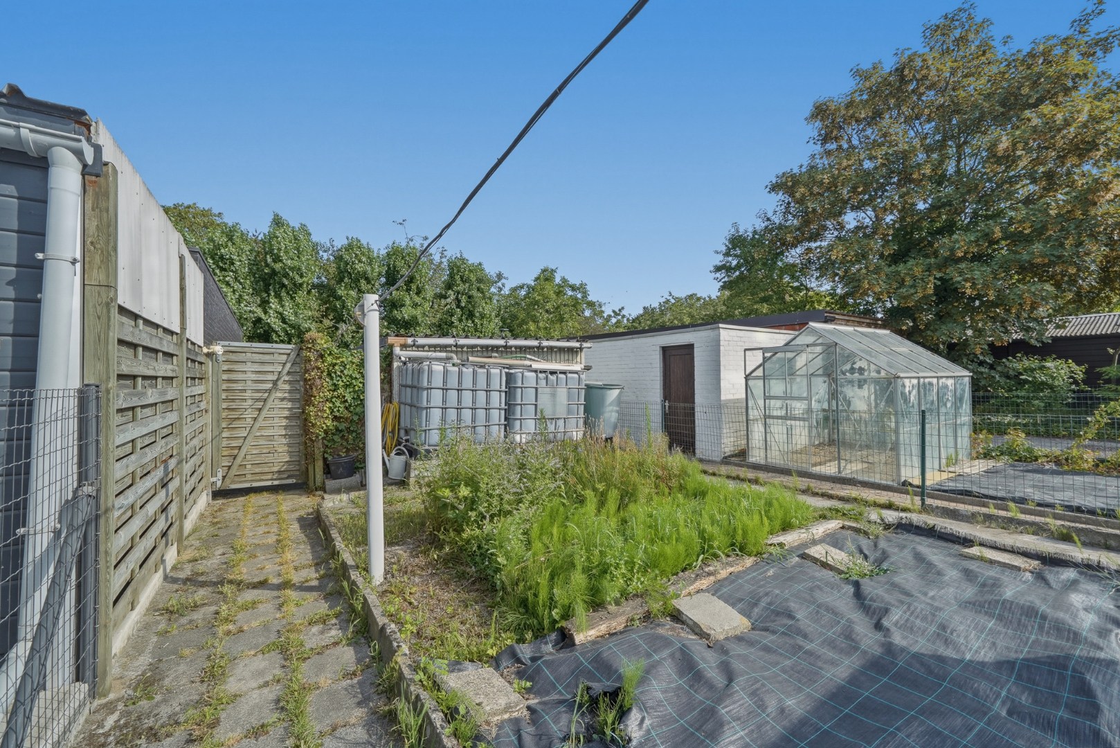 Goed onderhouden rijwoning nabij de Groene Kouter in Zwevegem 