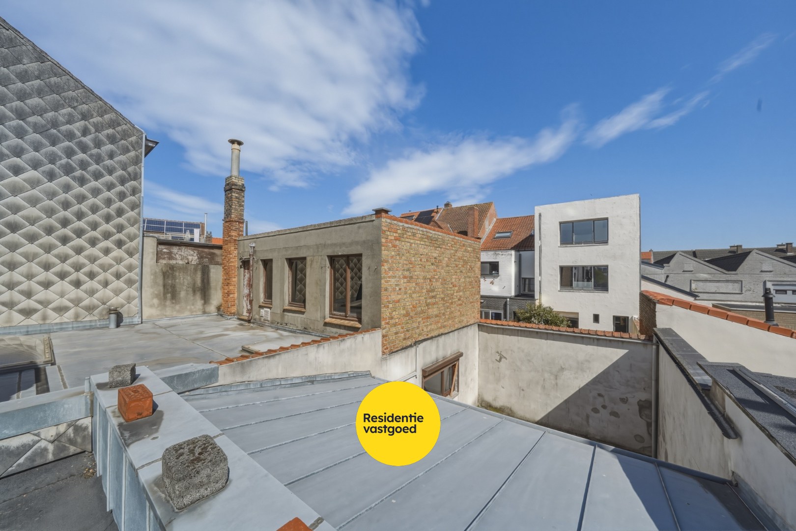 Ruime handelswoning met potentieel te Bredene 
