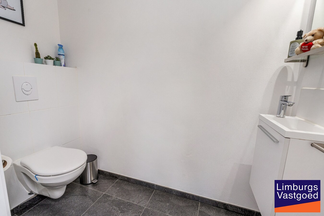 Handelsruimte, 90m² + kelder, centrum van Houthalen-Oost 