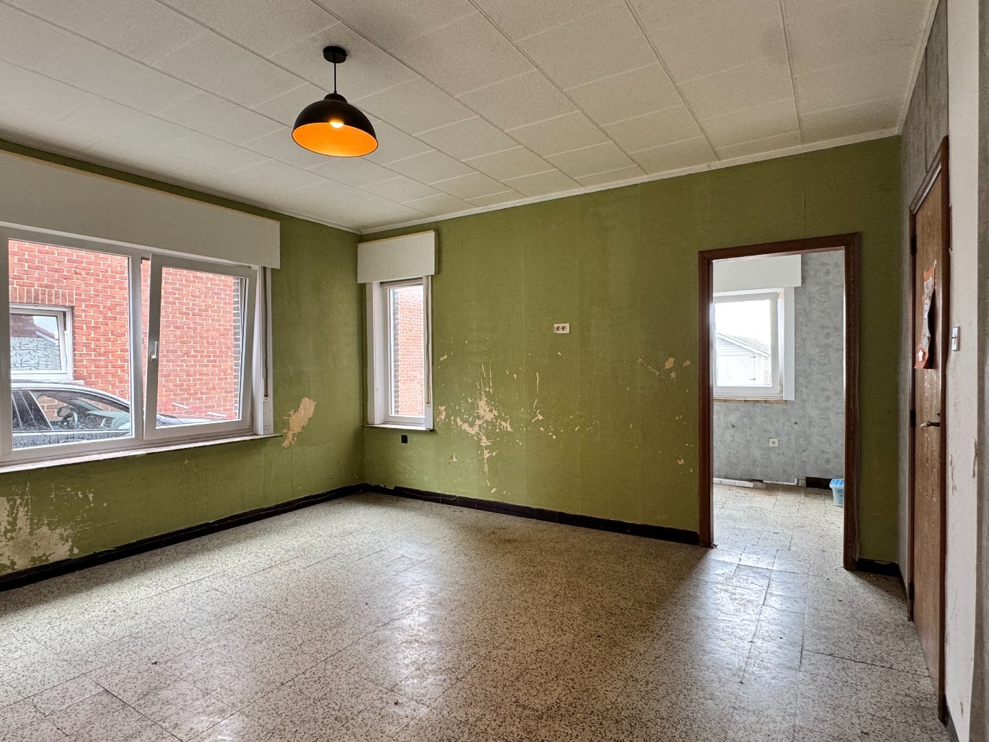 Woning met tal van mogelijkheden in centrum Zulte. 