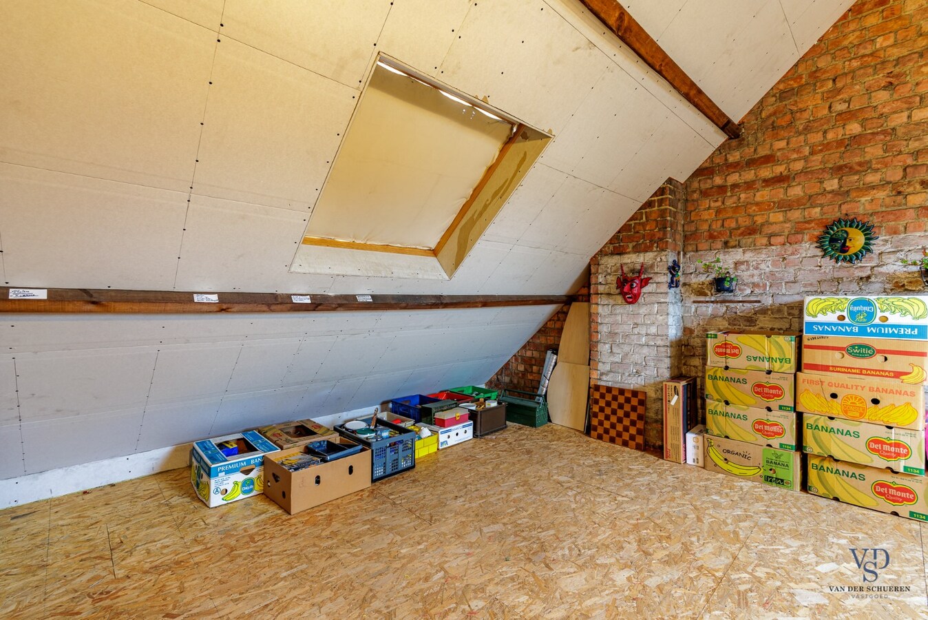 Karaktervolle woning met tuin op gunstige ligging. 