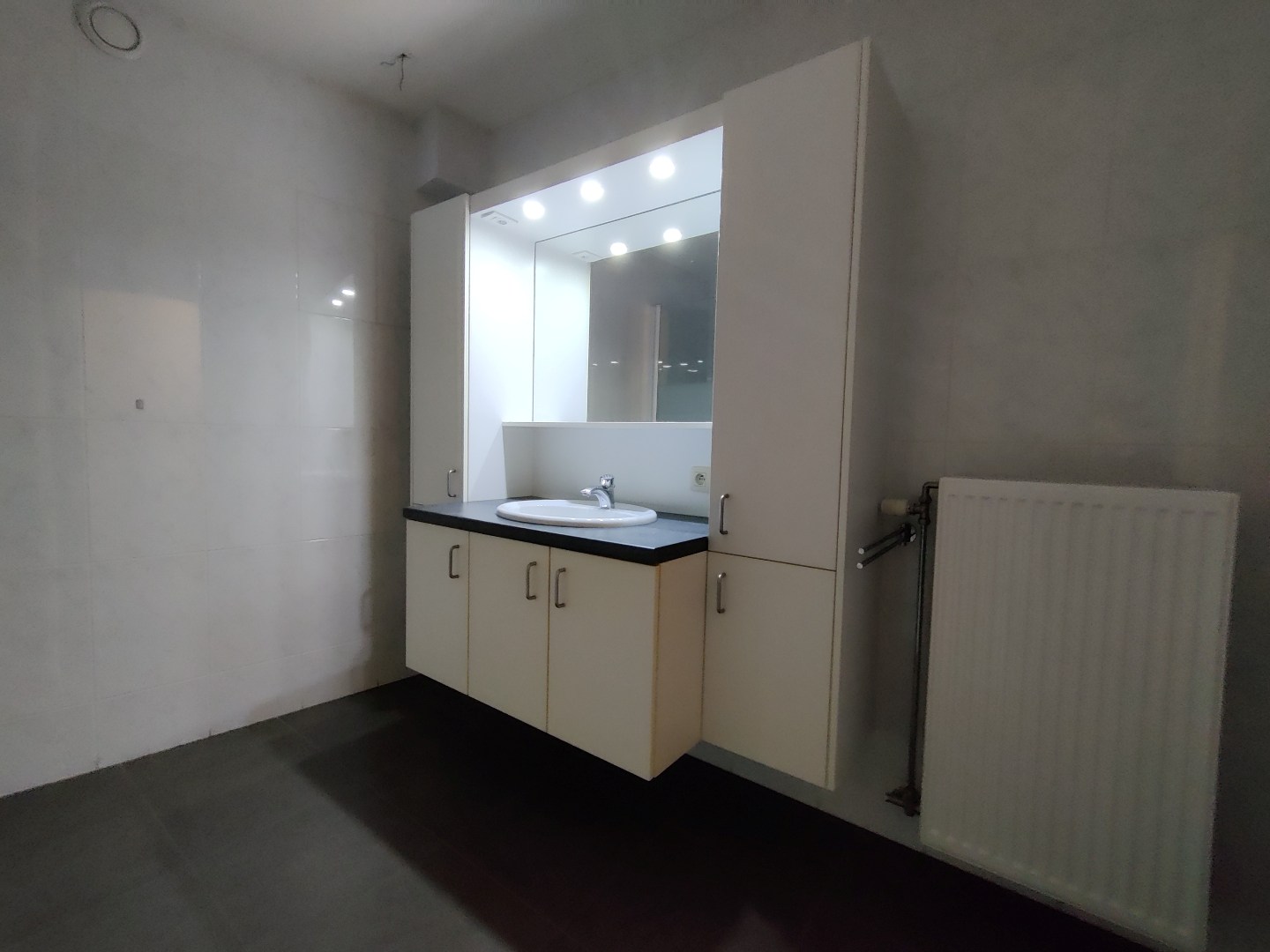 Prachtig, instapklaar appartement met 2 slaapkamers gelegen te centrum Geel 