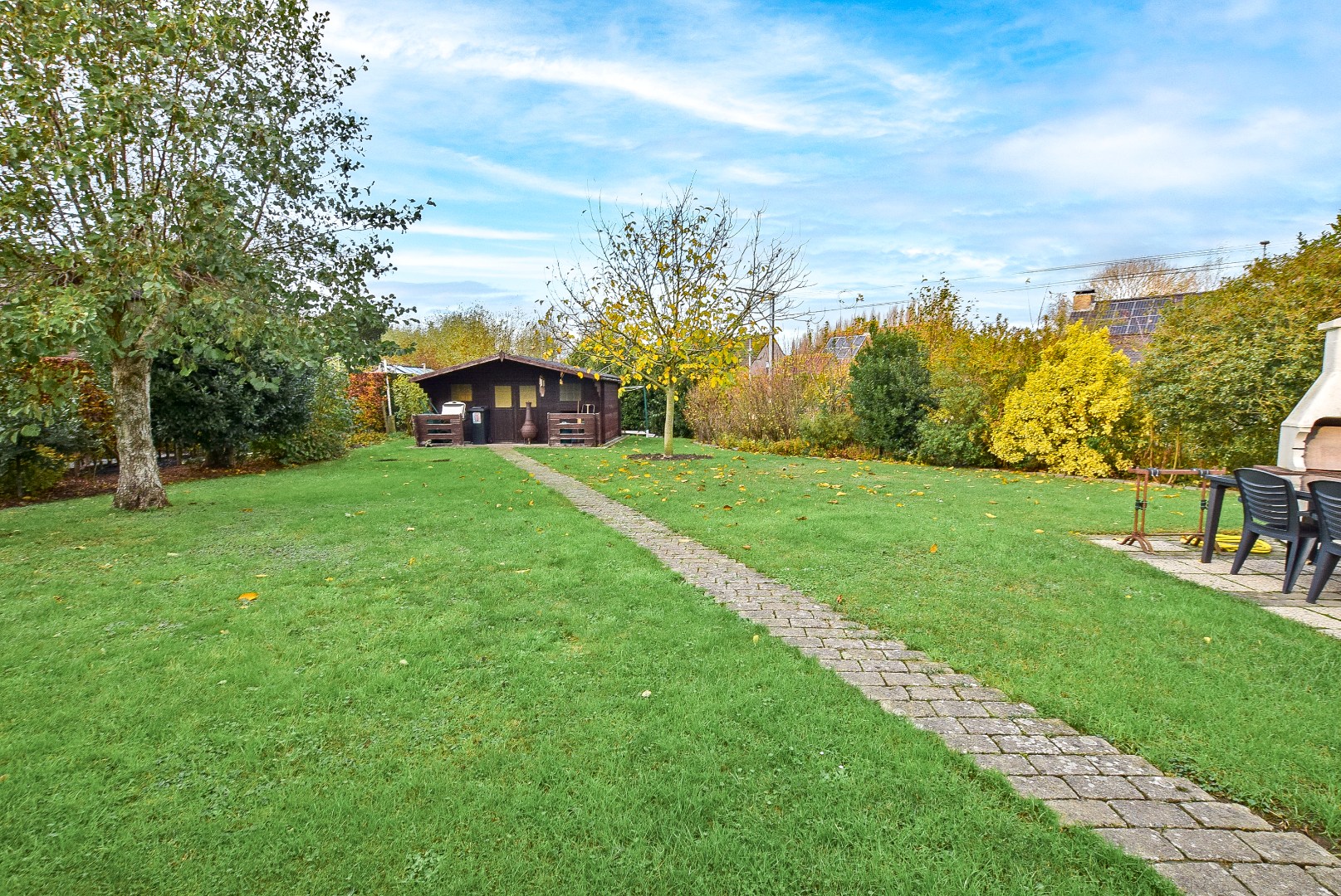 Praktische alleenstaande woning op 1198m² te centrum Veurne! 