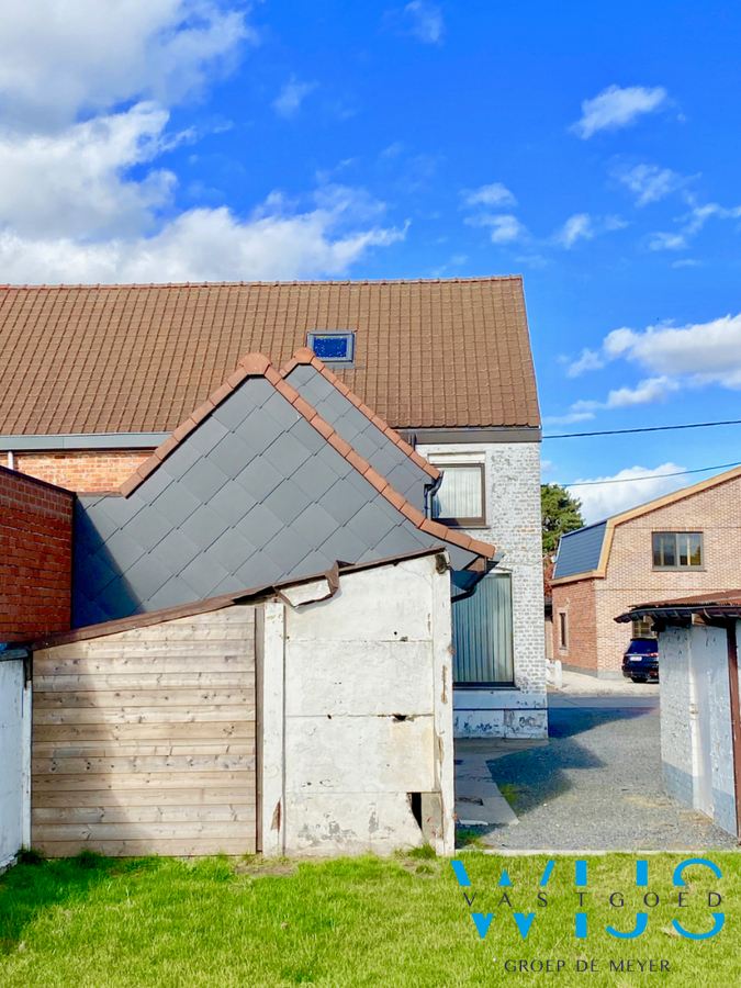 Op te frissen woonhuis op een mooi perceel te Ertvelde ! 