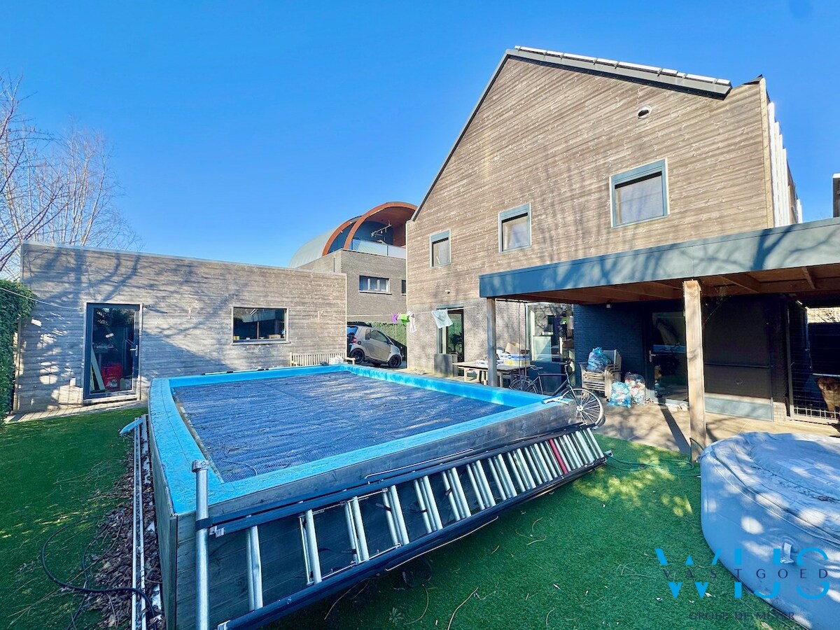 Zeer ruime gezinswoning te Zelzate ! 