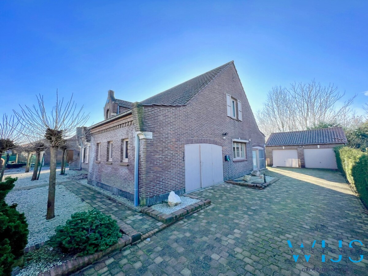 Zeer ruim instapklaar woonhuis ! 